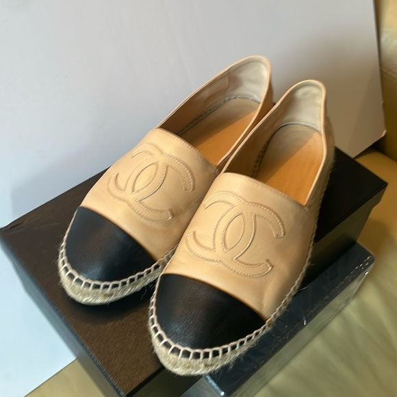 USED-CHANEL LAMBSKIN CC ESPADRILLES - Picture 3 of 10